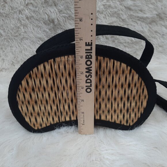 Basket of Cambodia Drawstring Woven Straw Black & Tan Tote Bag - Picture 6 of 10